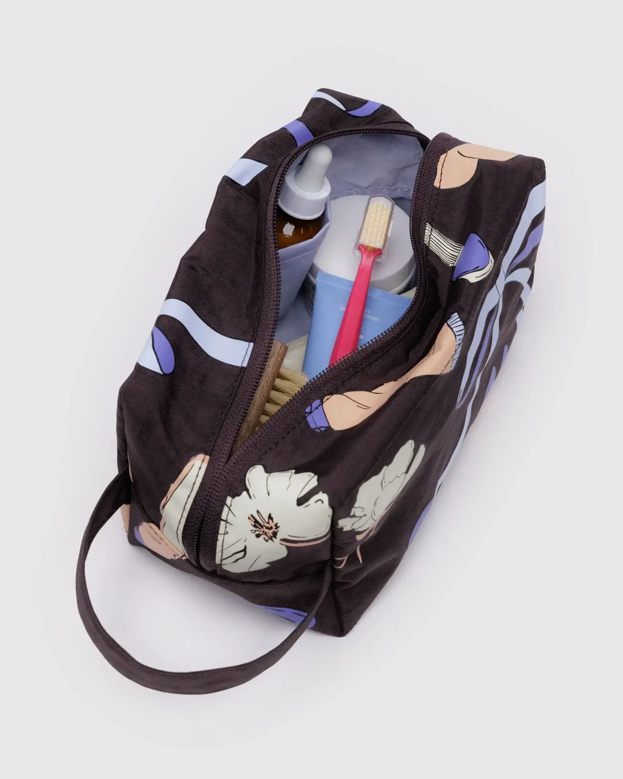 Dopp Kit Get Ready With Me - Image 2