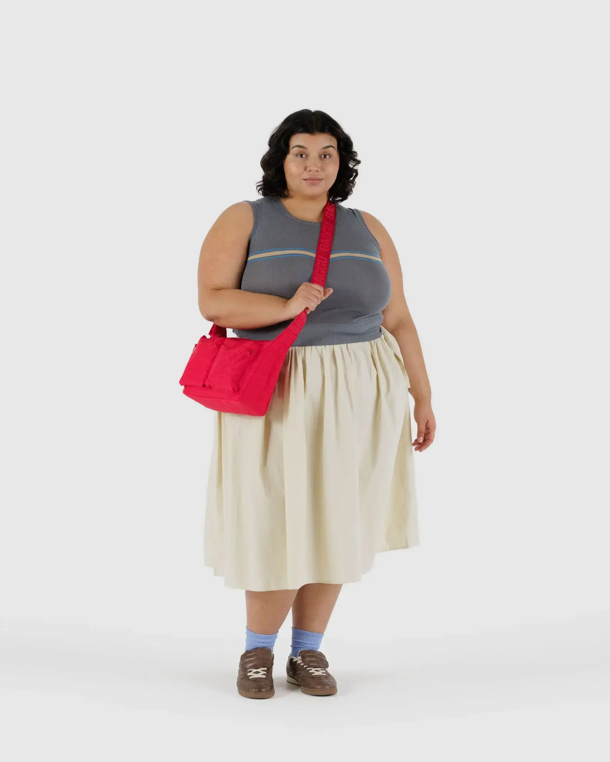Medium Cargo Crossbody Candy Apple - Image 2