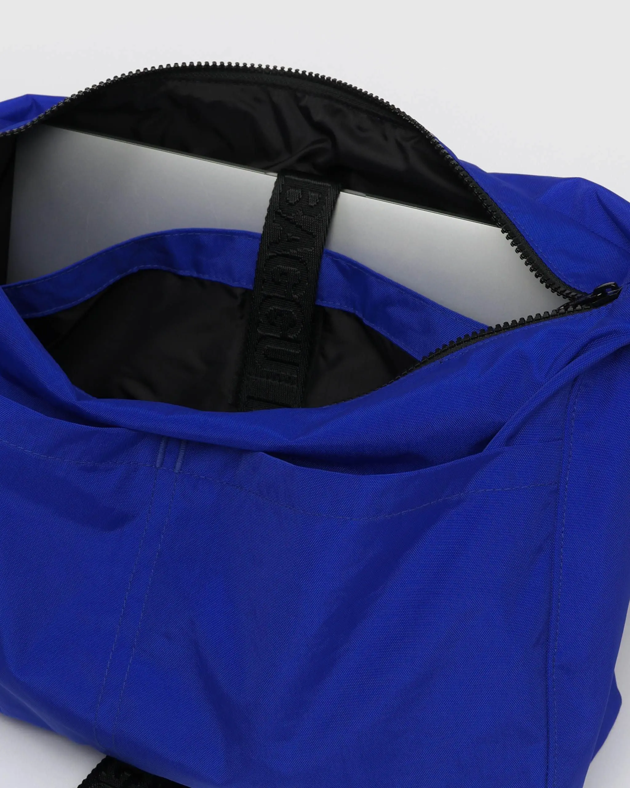 Nylon Messenger Bag Lapis - Image 4
