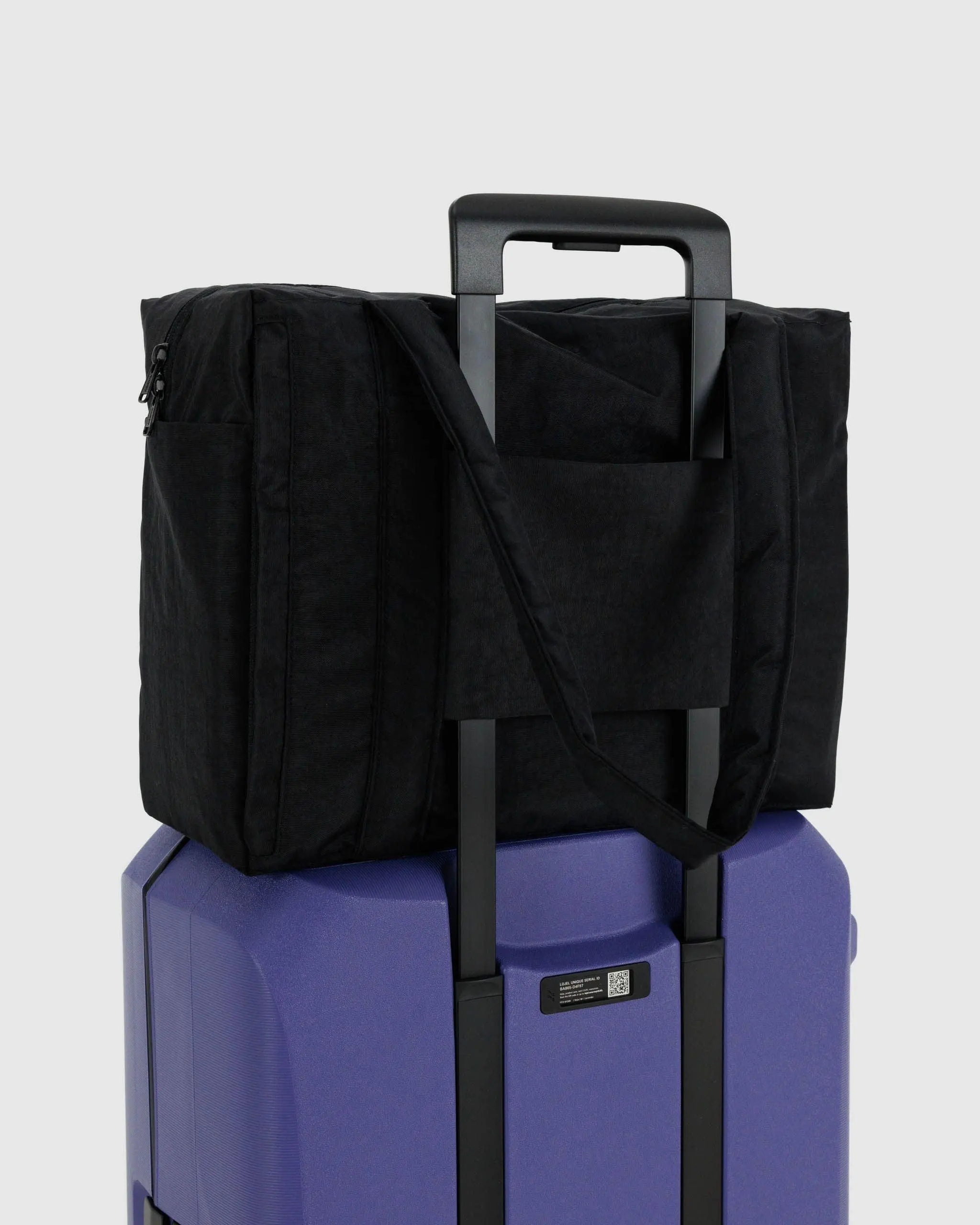 Small Cloud Carry-On Black - Image 2
