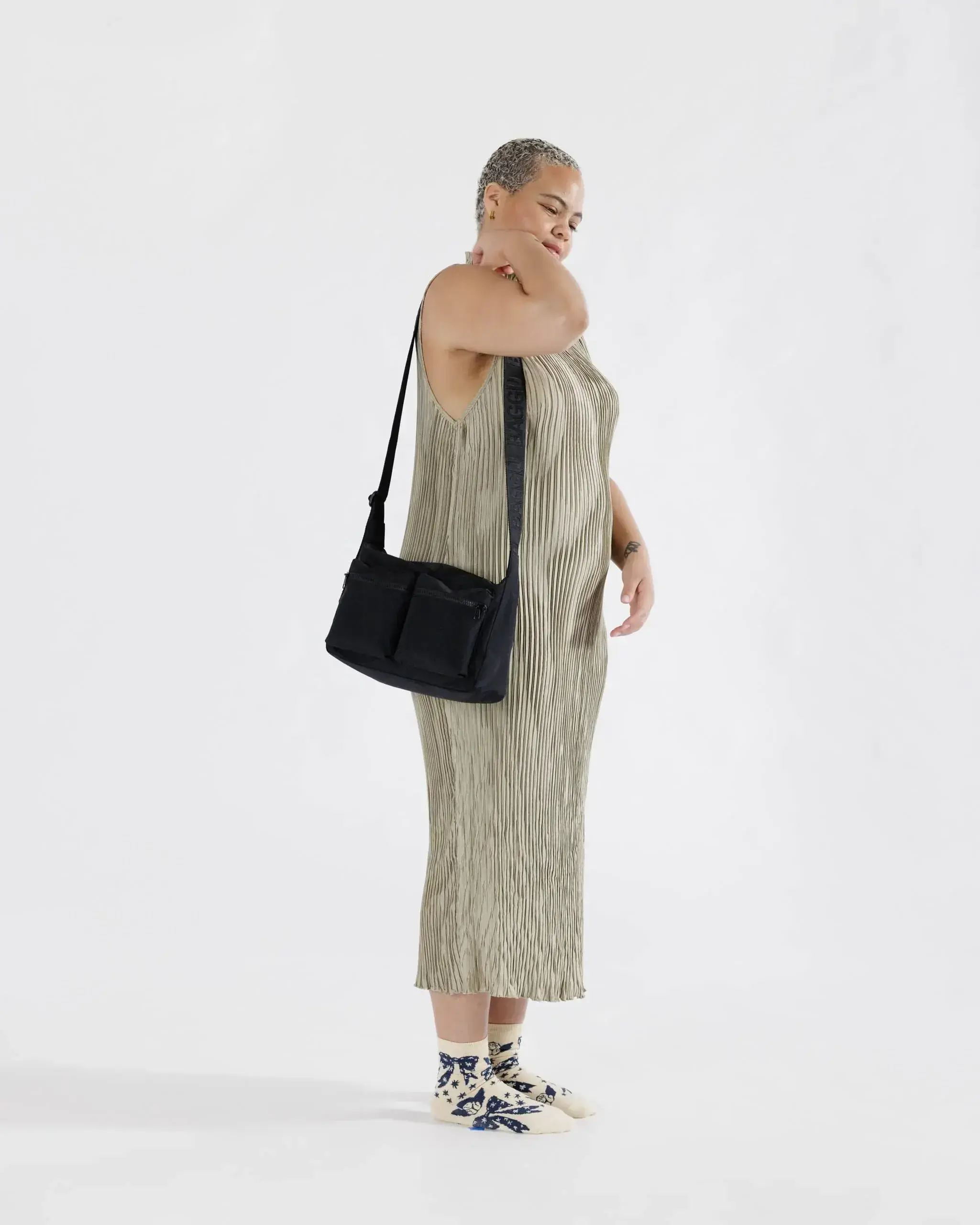 Medium Cargo Crossbody Black - Image 2