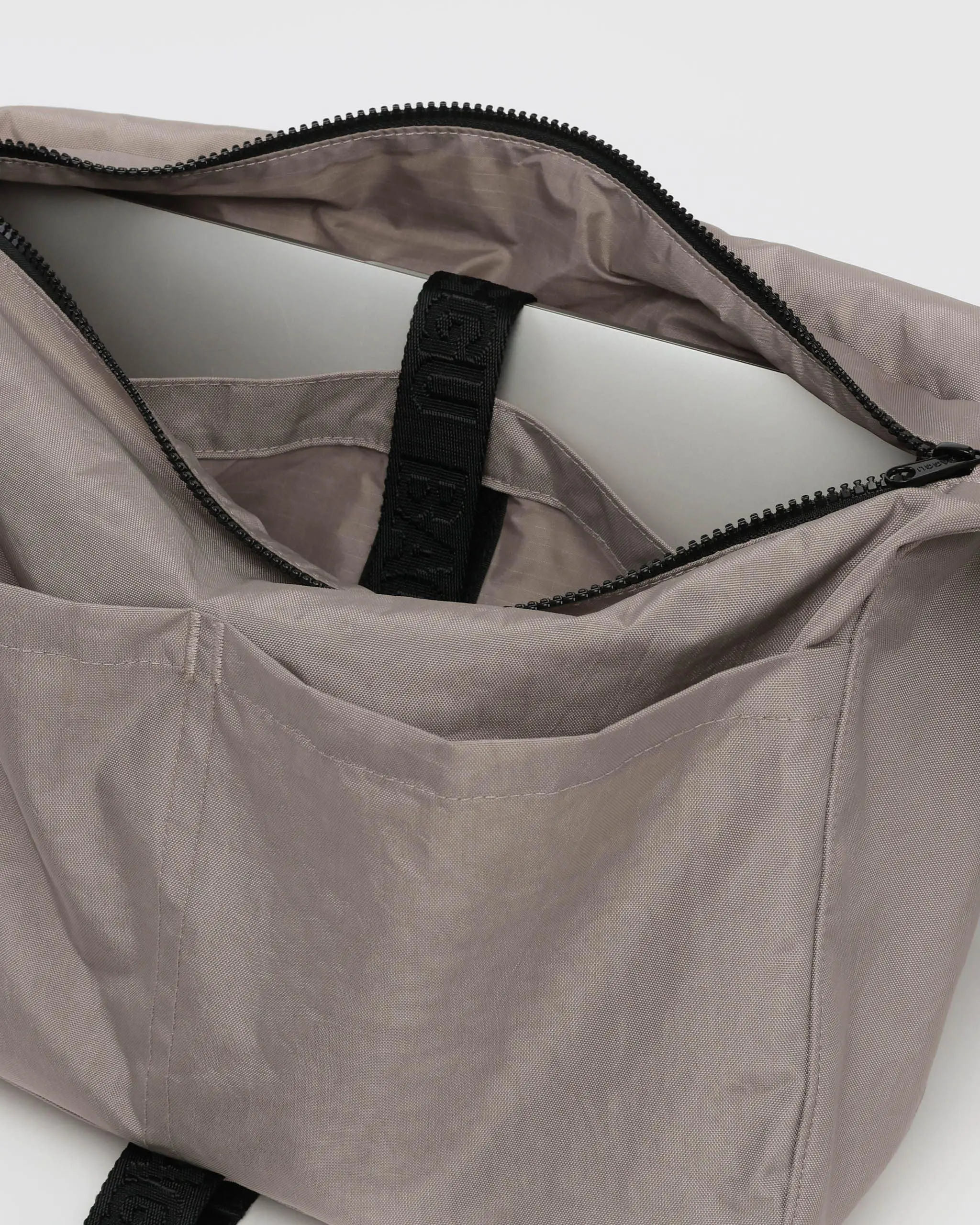 Nylon Messenger Bag Dove - Image 4
