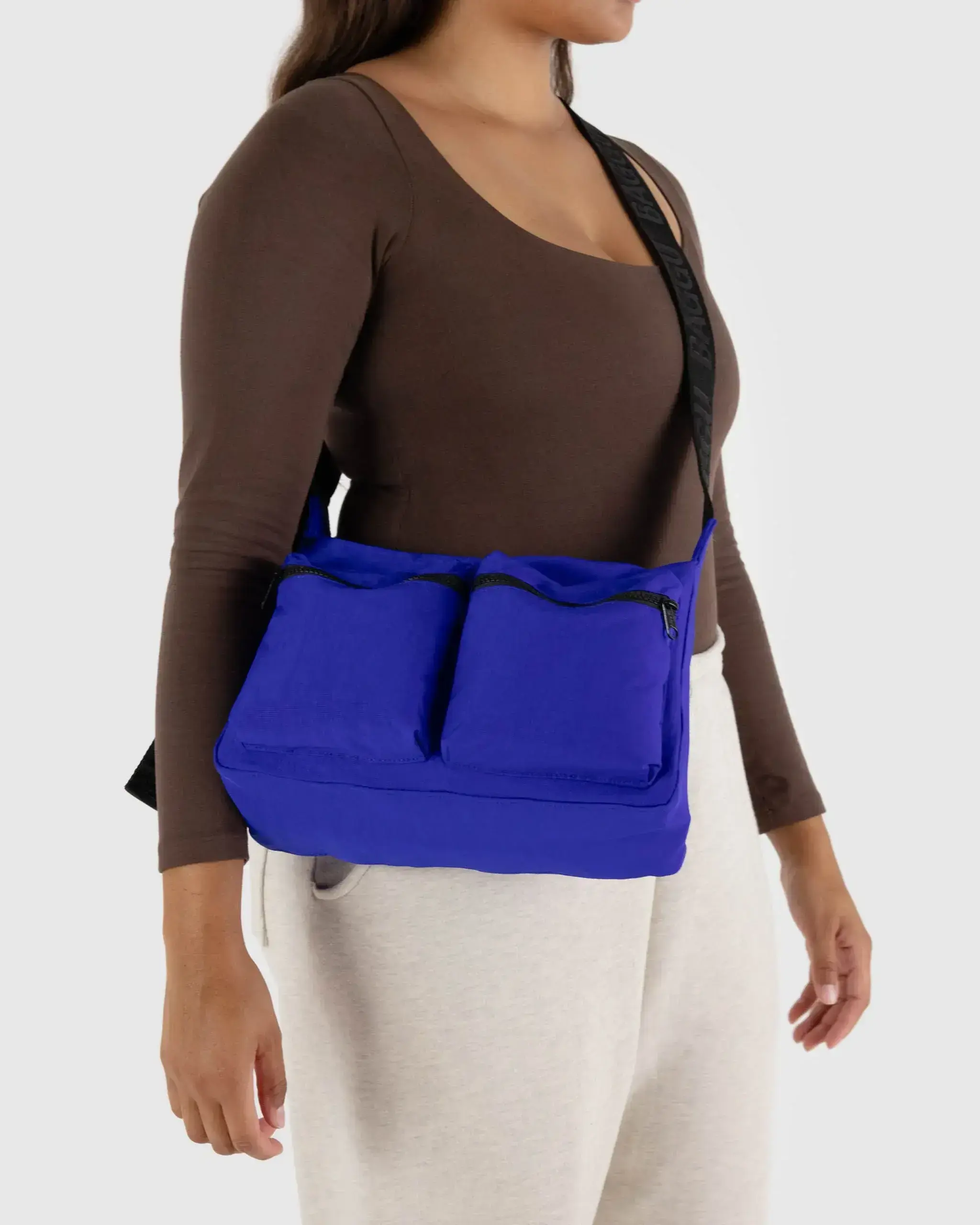 Medium Cargo Crossbody Lapis - Image 3