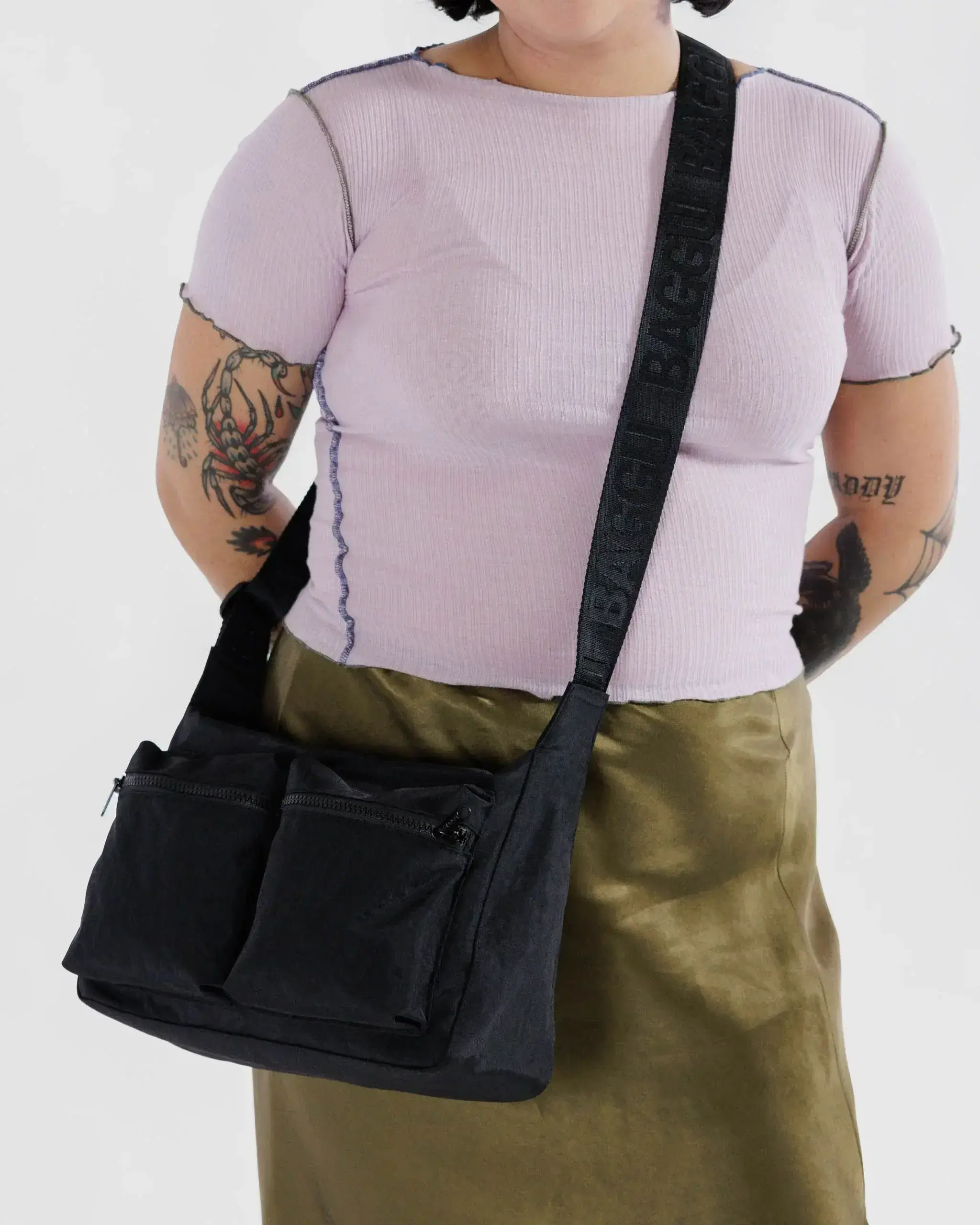 Medium Cargo Crossbody Black - Image 3
